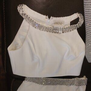 Women Cache blouse and skirt sz 8 with rhinestones